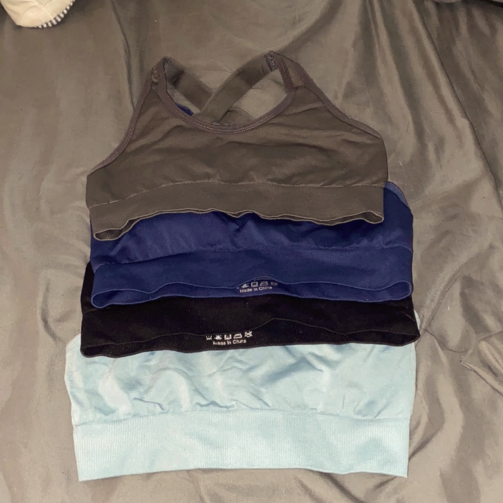 4 medium bras